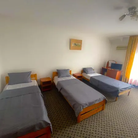 Hostel Divera *