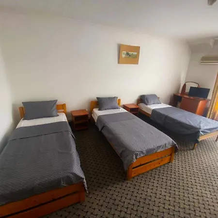 Hostel Divera *